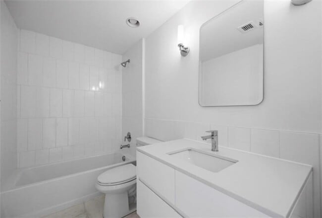 Building Photo - Spacious 3-Bedroom Home Near University of Pittsburgh