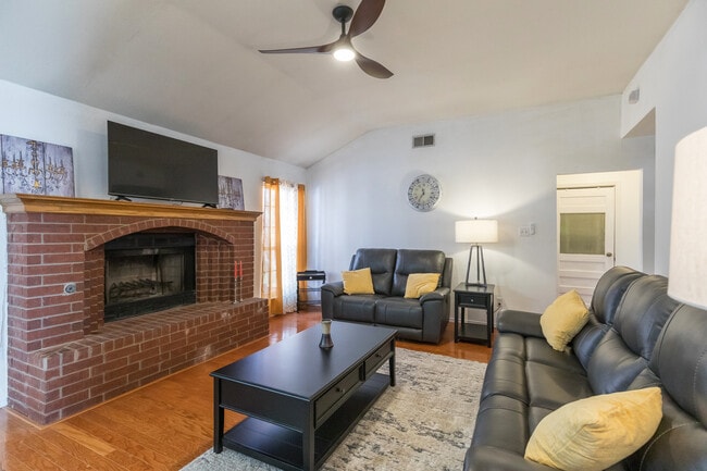 Building Photo - 5072 Big Sky Dr