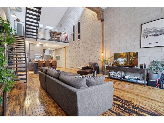 Building Photo - 801 N Washington Ave