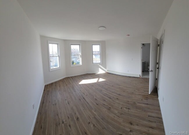 Building Photo - 83 Kraemer St
