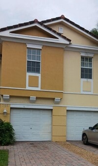 Building Photo - 795 Pipers Cay Dr