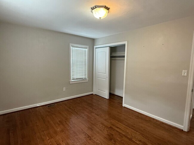 Building Photo - Beautiful Ranch located in Roanoke County