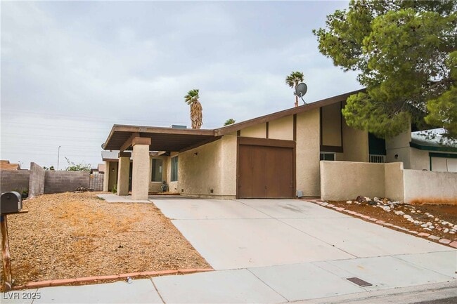 Building Photo - 7019 Grassy Knoll St