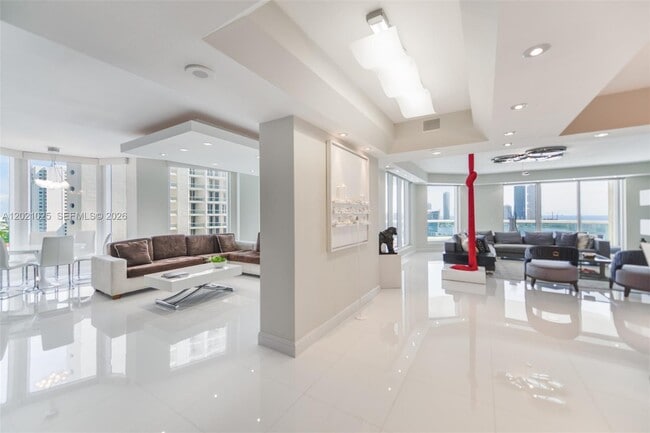 Building Photo - 6000 Island Blvd
