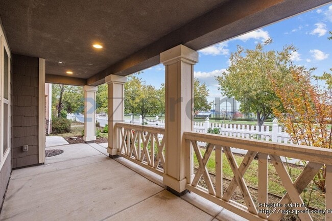 Building Photo - 1271 S Central Pkwy