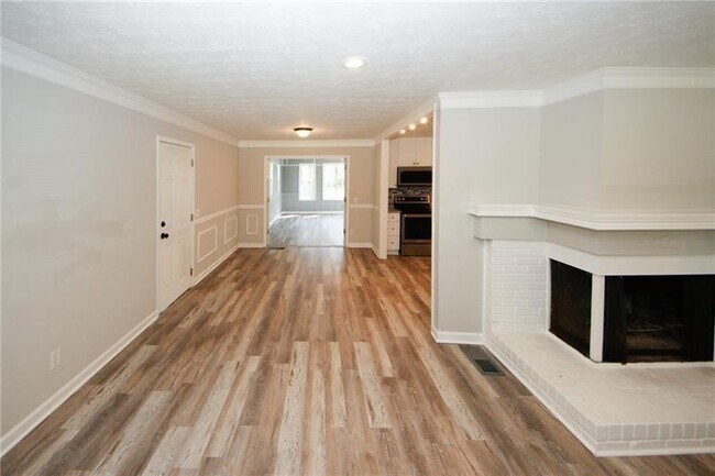 Building Photo - 1616 W Kellogg Cir