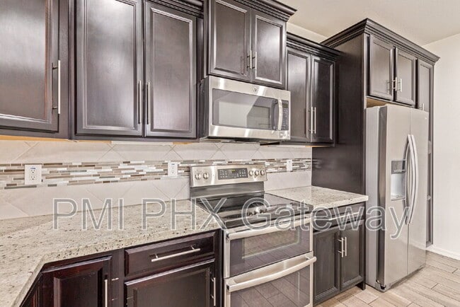 Building Photo - 735 E Constance Wy