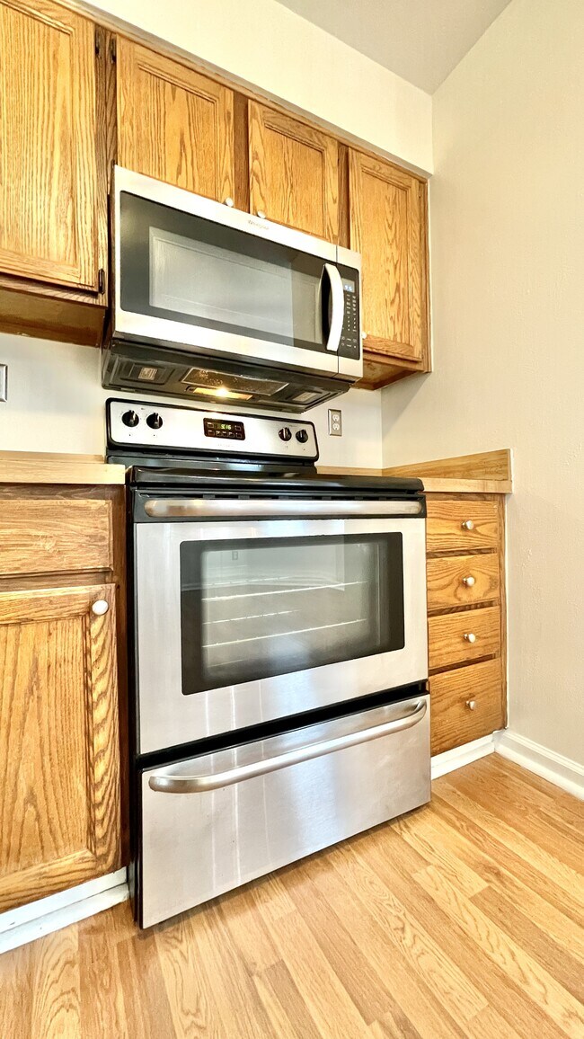 Building Photo - 1311 Copper Stone Cir