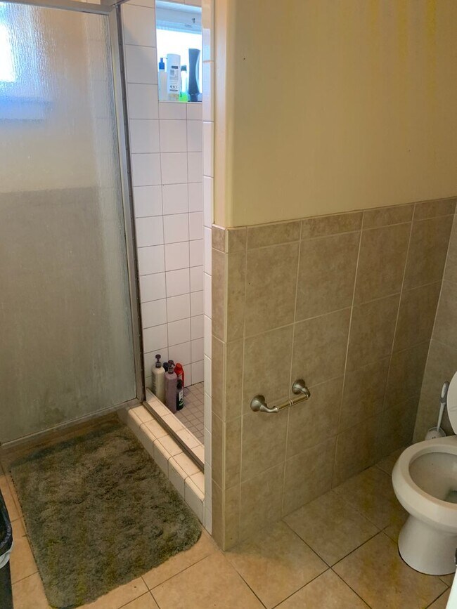 Building Photo - 6631 Del Playa Dr