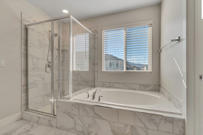 Building Photo - Spacious 6-Bedroom Home in the Heart of Vi...