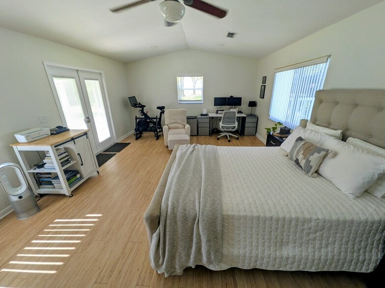Building Photo - 5740 Floy Dr