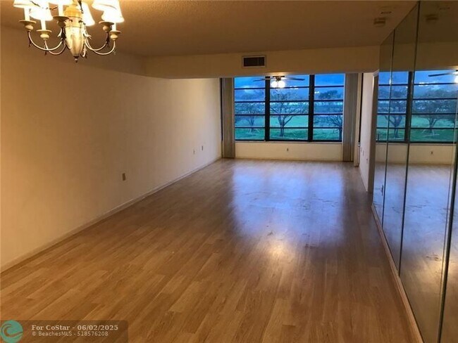 Building Photo - 3520 Whitehall Dr