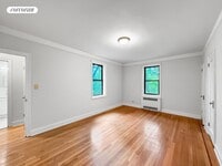 Building Photo - 1685 E 5th St