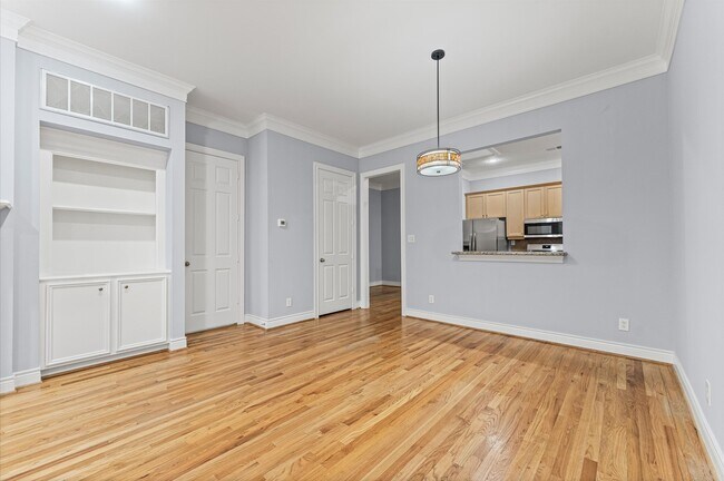 Building Photo - 6839 Staffordshire Blvd