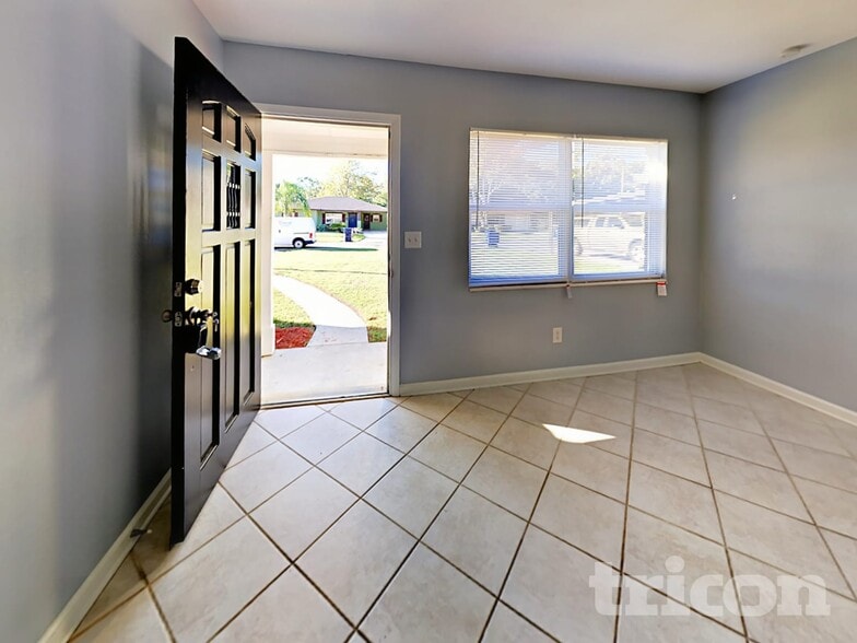 Building Photo - 1809 W Crawford St