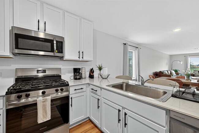 Building Photo - 27615 Village Cir Dr