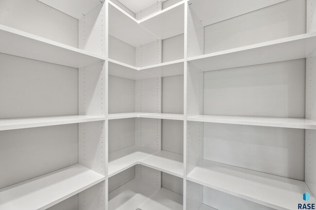 Building Photo - 1113 S Foss Ave