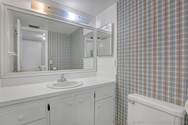 Building Photo - 6335 Red Pine Ln