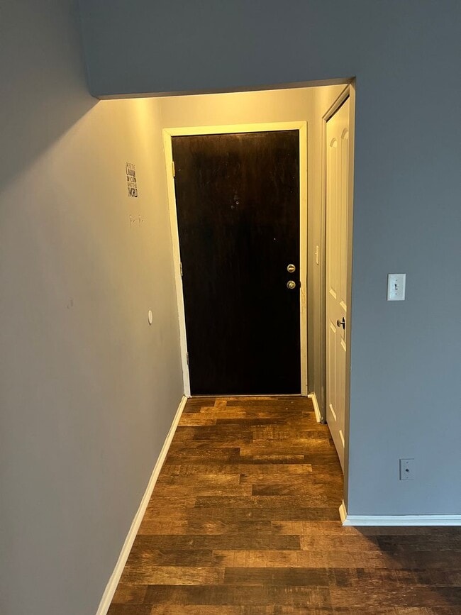 Building Photo - Beautiful 2 bedroom, 1.5 bath Condo in Wes...