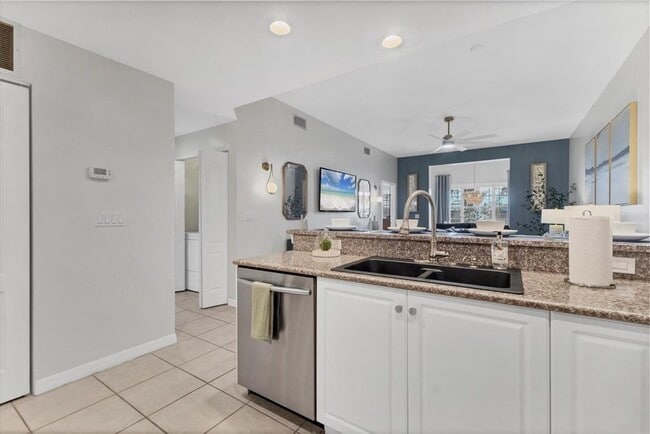 Building Photo - 3702 54th Dr W