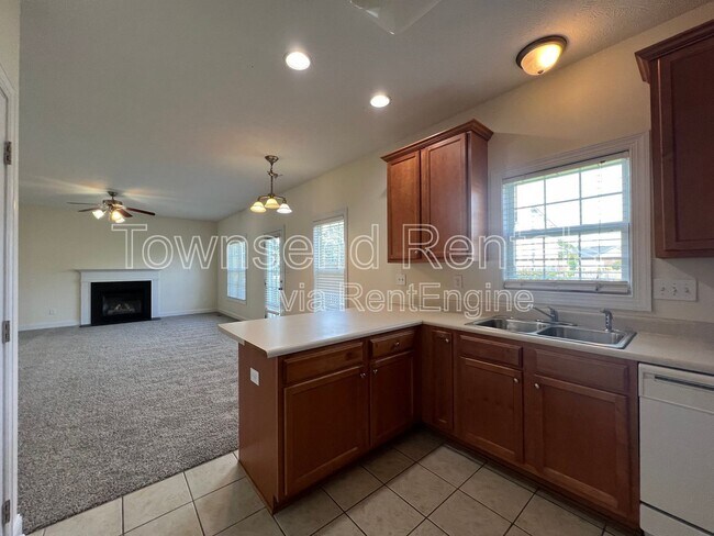 Building Photo - 3616 Heatherbrooke Dr