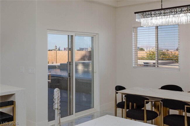 Building Photo - 6525 Ponderosa Way