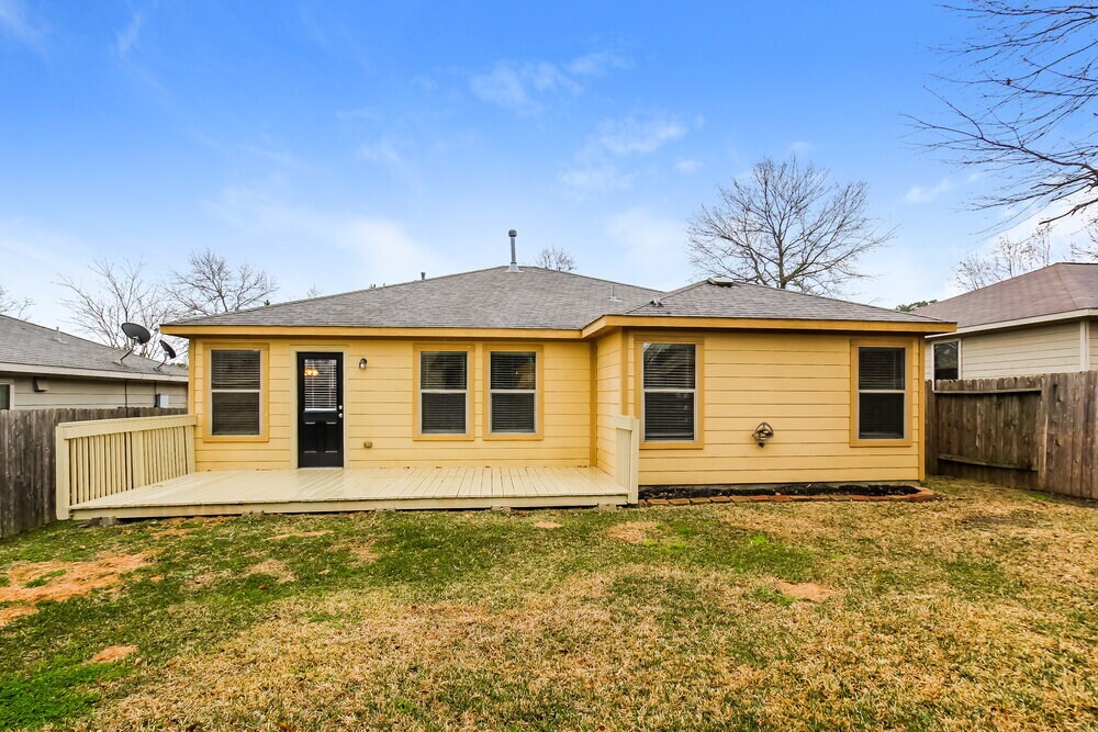Building Photo - 801 Lovebug Ln