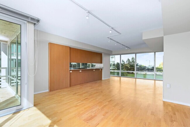 Building Photo - 9715 Woods Dr