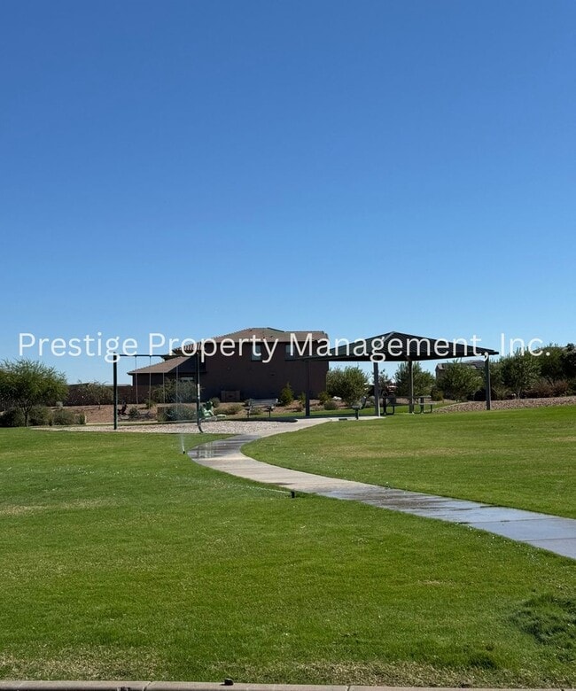 Building Photo - 3/2 Lovely Southwest Home With an Open Layout