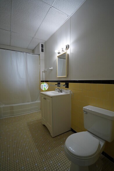 Building Photo - 1 Ashford Ct