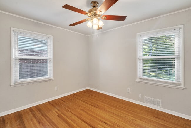 Building Photo - 5230 S Marion Ave