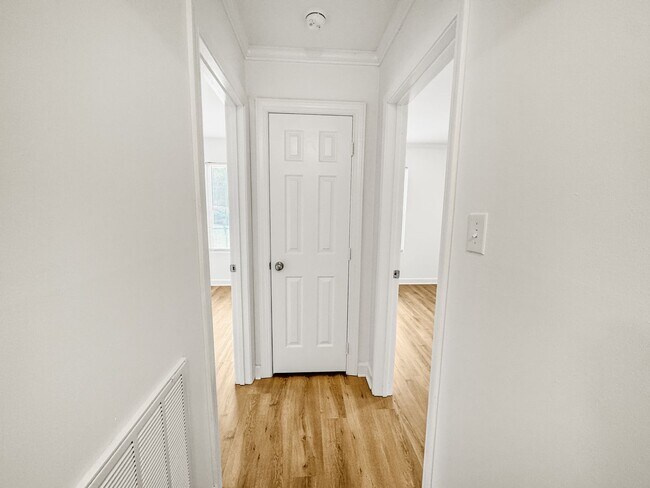 Building Photo - Newly Remodeled 3-BR, 2-Bath Home