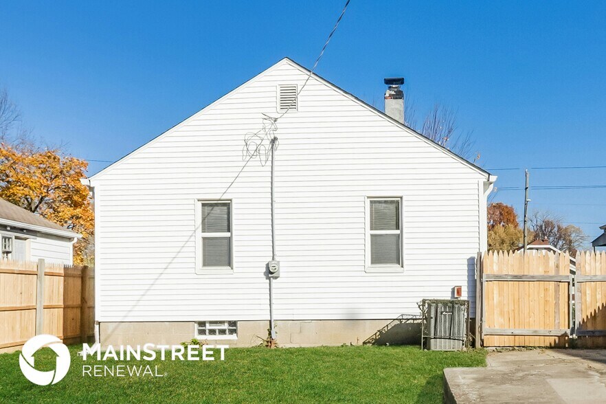 Building Photo - 4725 E 16th St