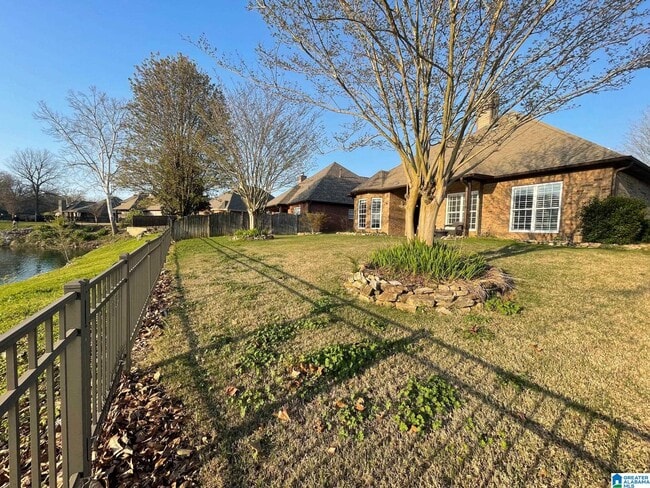 Building Photo - 295 Creekside Ln