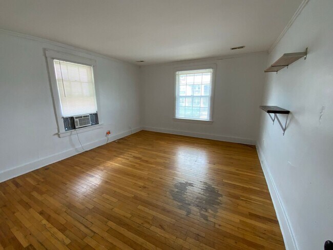 Building Photo - 505 East Rollins St