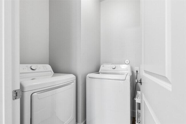 Building Photo - 243 Kendrick Pines Blvd