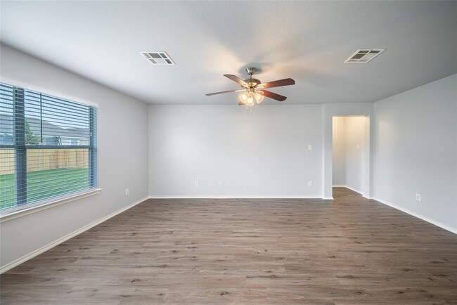 Building Photo - 2108 Boyer Dr