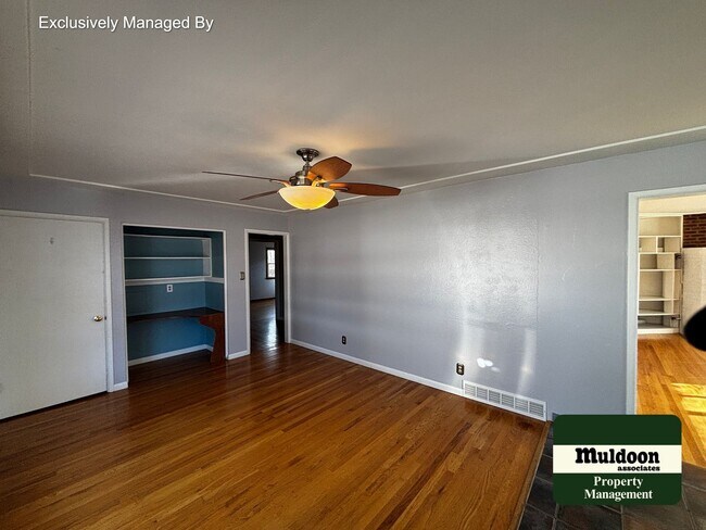 Building Photo - Available now! Beautiful 4 bedroom home with garage! Near downtown.