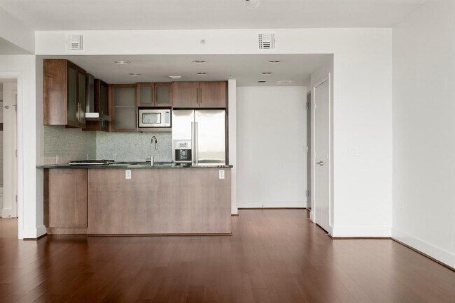 Building Photo - 300 Bowie St