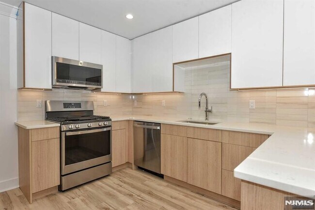 Building Photo - 234 Rivervale Rd