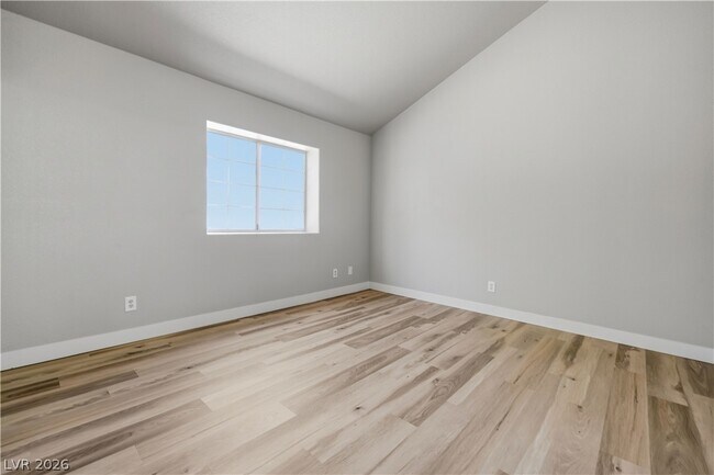 Building Photo - 315 Seine Way