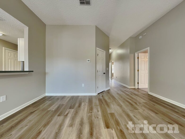 Building Photo - 4543 Deer Valley Dr