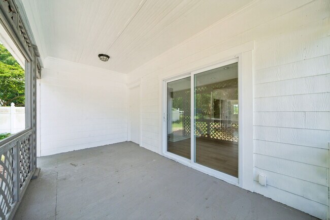 Building Photo - 5616 3rd St