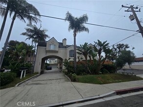 Building Photo - 1920 Maple Ave