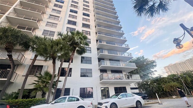 Building Photo - 18151 NE 31st Ct