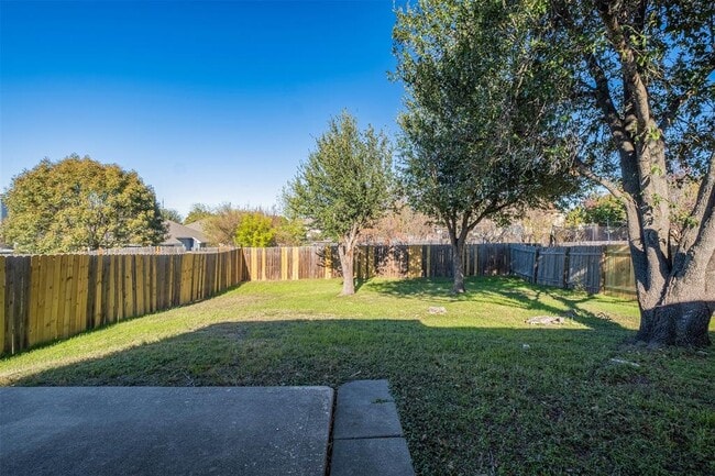 Building Photo - 2006 Charlotte Way