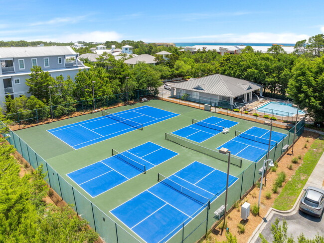 Building Photo - 1732 W County Hwy 30A