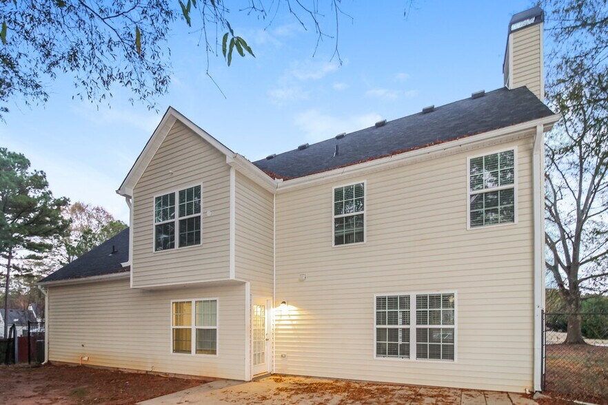 Building Photo - 29 Windcrest Dr