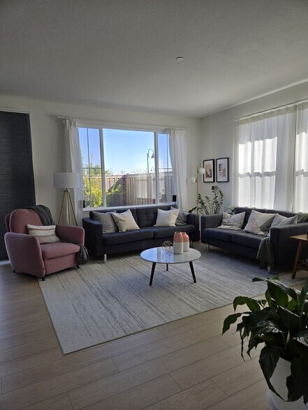 Building Photo - 2413 Village Square Blvd