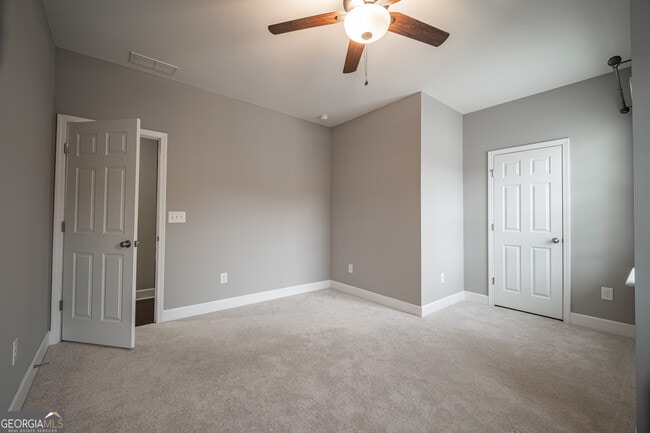 Building Photo - 2483 Norwood Dr SE